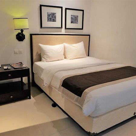 M Hotel Sorong Exterior foto