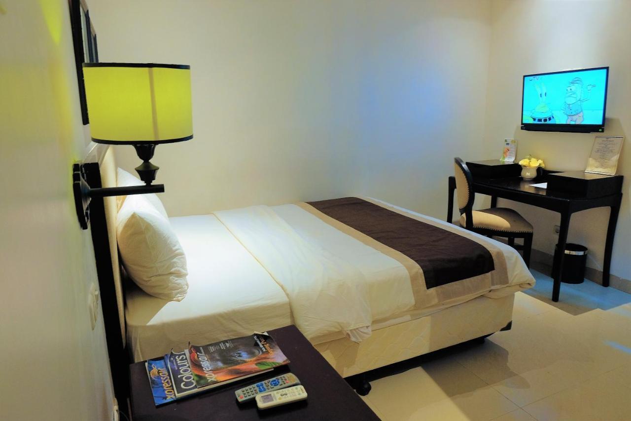 M Hotel Sorong Exterior foto