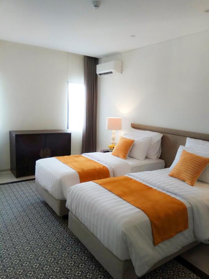 M Hotel Sorong Exterior foto