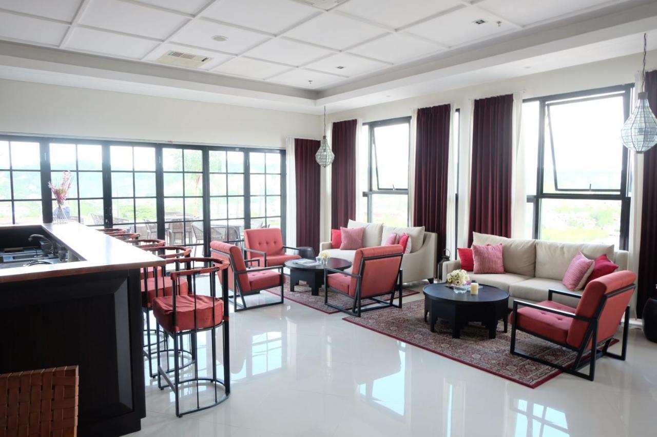 M Hotel Sorong Exterior foto